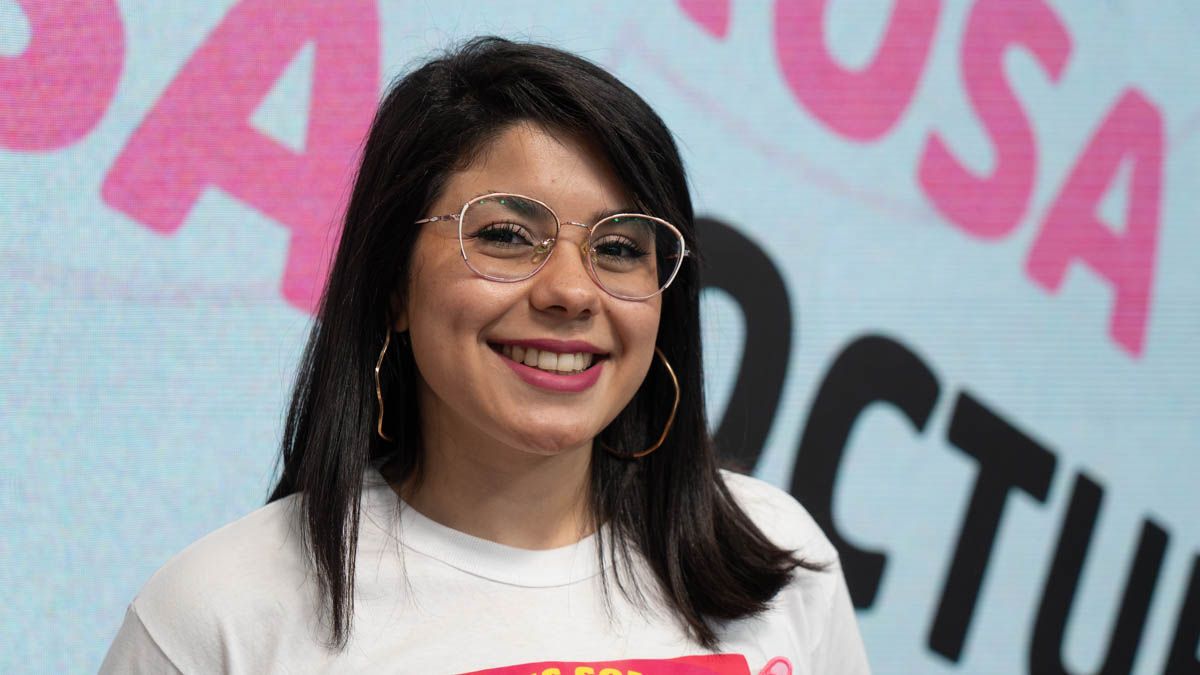 Antonella Ardiles forma parte de Mechones Solidarios, un grupo de personas que se encarga de recibir donaciones de cabellos para hacer pelucas para personas con cáncer. Antonella Ardiles forma parte de Mechones Solidarios, un grupo de personas que se encarga de recibir donaciones de cabellos para hacer pelucas para personas con cáncer.