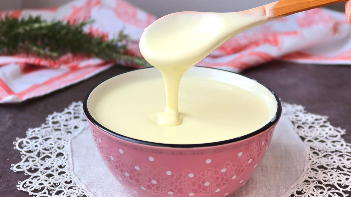 La leche condensada se puede hacer con solo 3 ingredientes y 3 pasos súper sencillos. La leche condensada se puede hacer con solo 3 ingredientes y 3 pasos súper sencillos. 