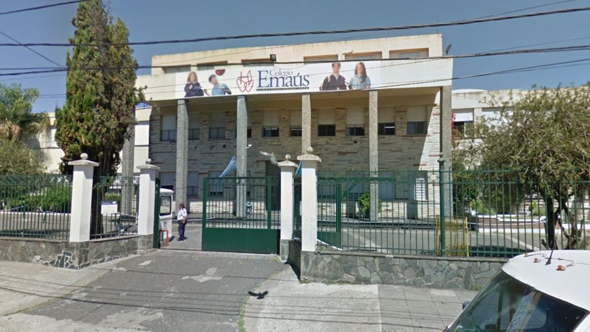 Un alumno apuntó con un arma a su profesor mientras daba clases en un colegio privado de Buenos Aires