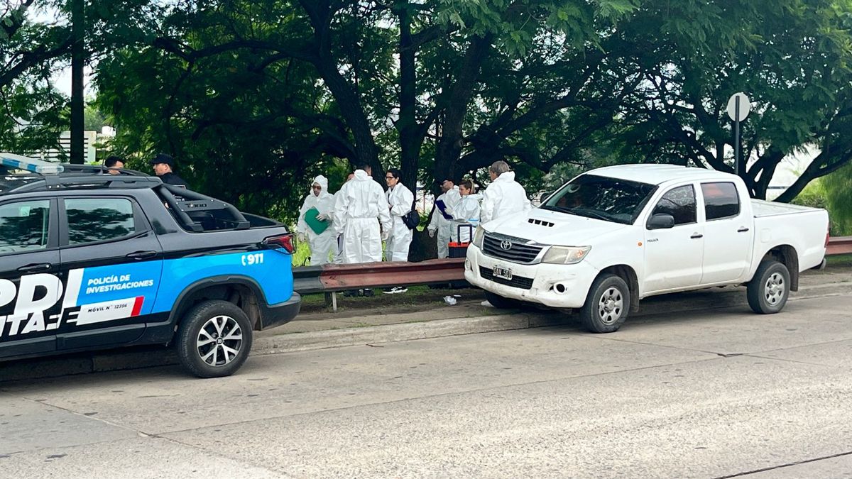 El hallazgo se produjo dentro de una construcción abandonada ubicada en un terreno sobre la avenida Intendente Irigoyen.