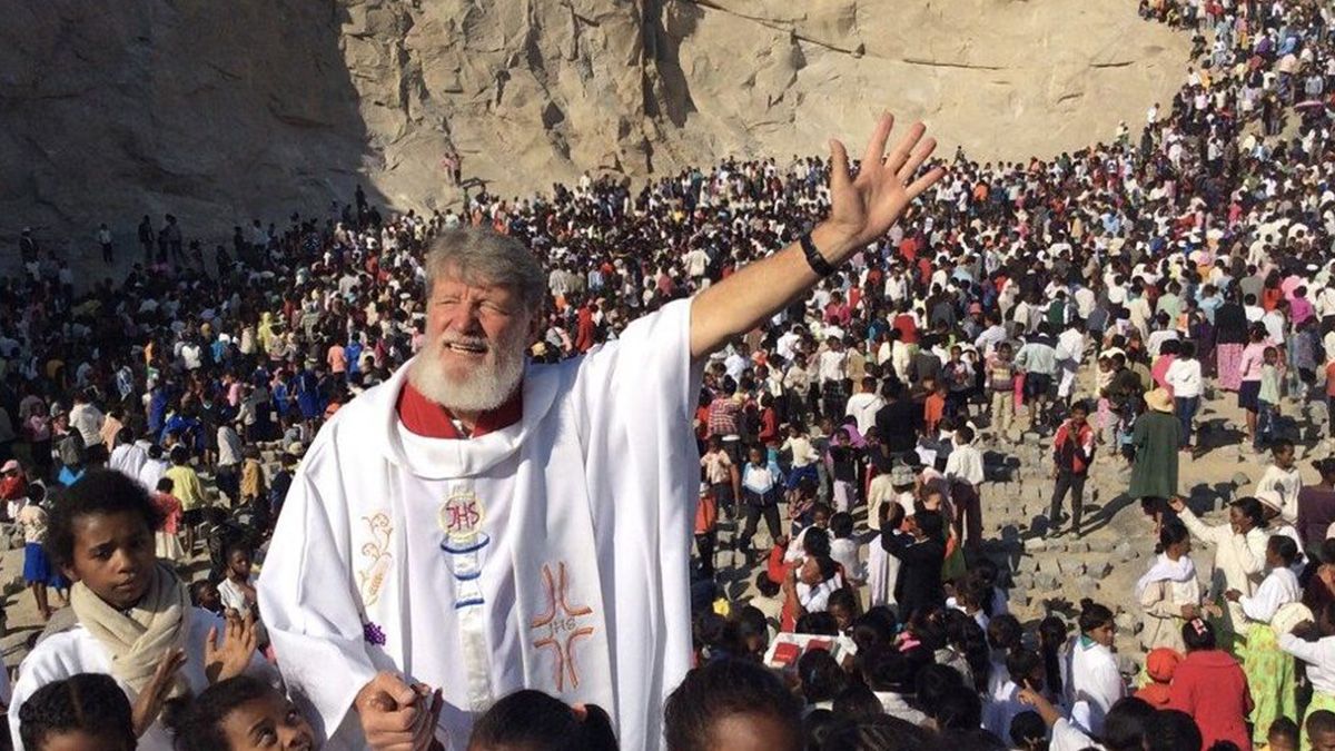 El sacerdote argentino Pedro Opeka