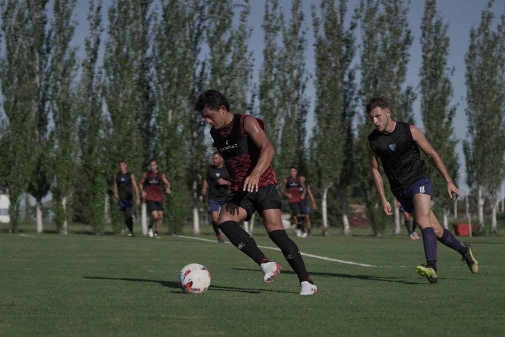 Luis Miguel Rodríguez salió lesionado del amistoso del Club Atlético Colón de este martes, pero el cuerpo técnico llegará en óptimas condiciones para el debut en la Copa de la Liga 2022.