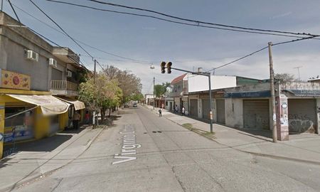 Un hombre falleció tras electrocutarse y que se le caiga un horno en la cabeza en Rosario, en calle Ottone al 1100. Un hombre falleció tras electrocutarse y que se le caiga un horno en la cabeza en Rosario, en calle Ottone al 1100.