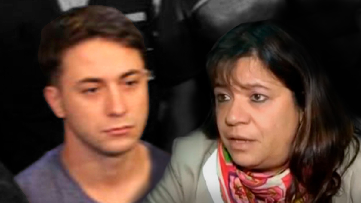 Luego de que su hijo haya recibido la sentencia, la madre atacó rápidamente a los periodista, culpándolos de lo que estaba sucediendo.
