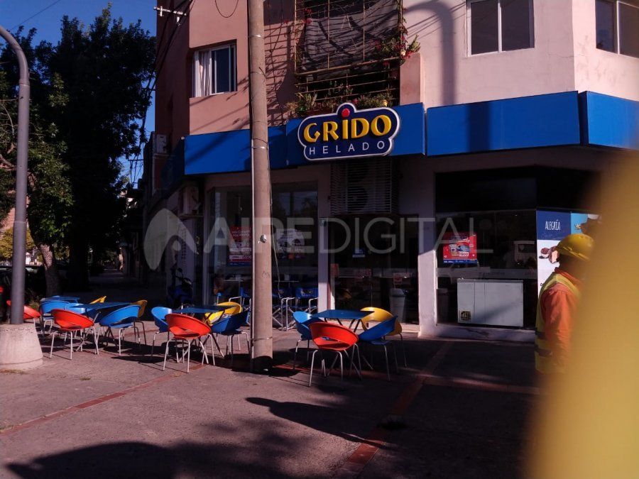 Robaron en una helader&iacute;a de calle Santiago del Estero y Avenida Freyre