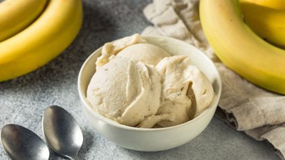 Cómo hacer helado de banana casero en minutos: la receta con 2 ingredientes y sin azúcar