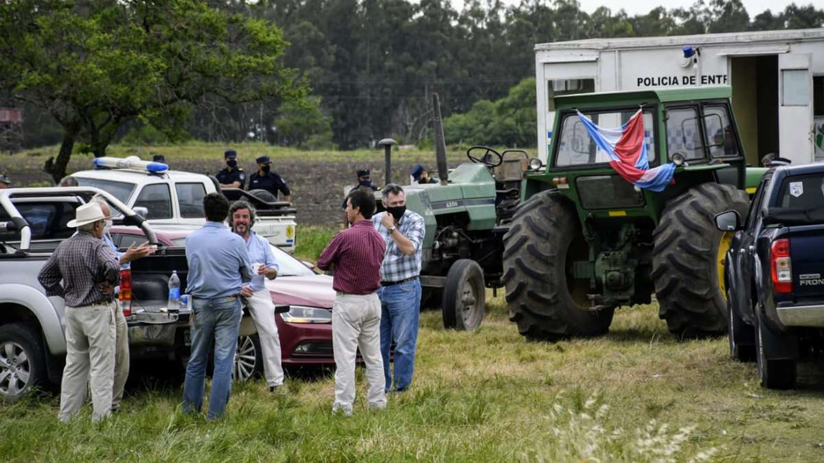 Por la toma de terrenos de la familia Etchevehere