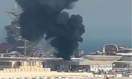 El incendio se produjo durante la mañana qatarí en un edificio en construcción en Qetaifan Island. El incendio se produjo durante la mañana qatarí en un edificio en construcción en Qetaifan Island.