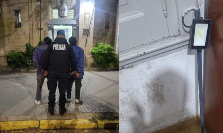 Los hombres detenidos llevaban elementos de un local comercial. Los hombres detenidos llevaban elementos de un local comercial.