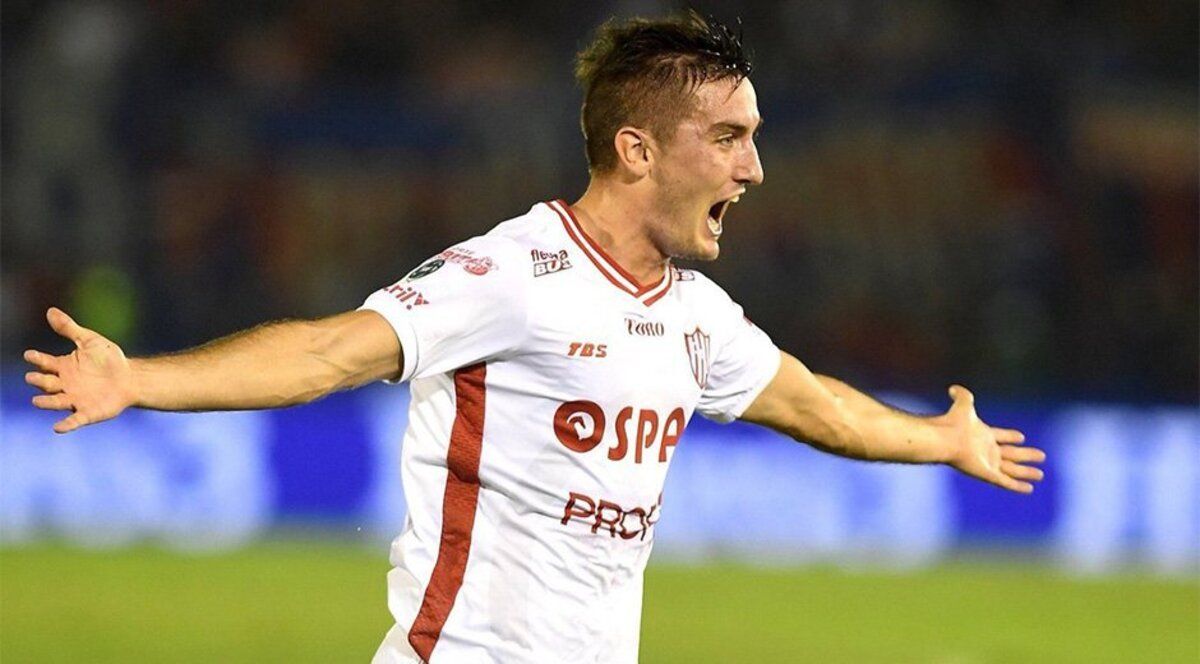 Mauro Pittón fue presentado como nuevo jugador de Unión.