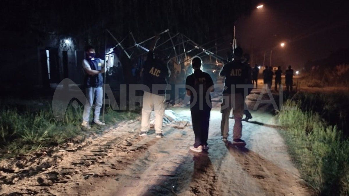 En el lugar trabajan peritos de la Agencia de Investigación Criminal.