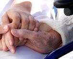 Cuarentena obligatoria: quienes cuidan a personas mayores podrán hacerlo con un permiso. Cuarentena obligatoria: quienes cuidan a personas mayores podrán hacerlo con un permiso.