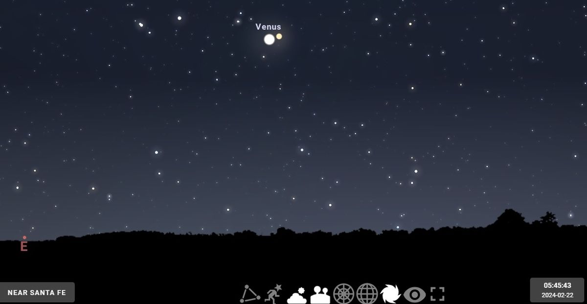 Venus y Marte estarán separados por 40 minutos de arco en la constelación de Capricornio. Venus y Marte estarán separados por 40 minutos de arco en la constelación de Capricornio.