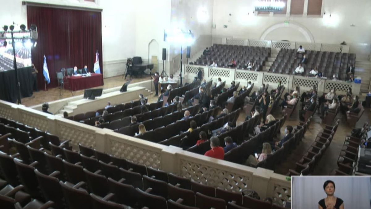 Ahora: la Cámara de Diputados sesiona en el Paraninfo de la UNL