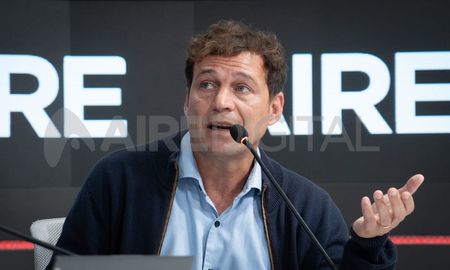 Fernández dijo que hay que poner en agenda la producción y el empleo en la capital santafesina. Fernández dijo que hay que poner en agenda la producción y el empleo en la capital santafesina.