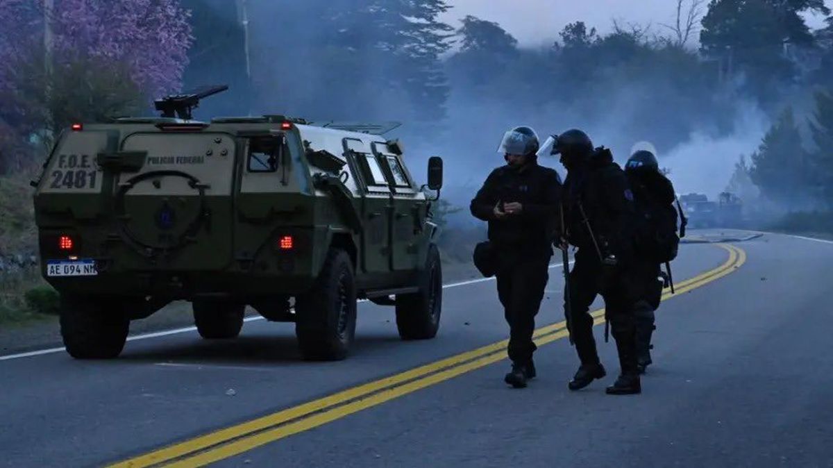 Desalojo de grupos mapuches en Villa Mascardi.