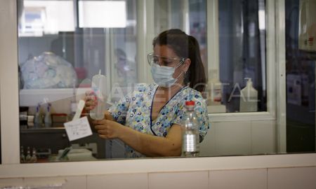 El personal de salud recibirá por tres meses más el bono de $5.000. El personal de salud recibirá por tres meses más el bono de $5.000.