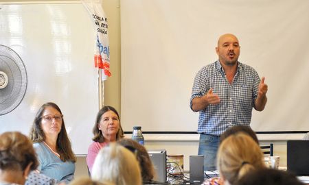 Amsafe Provincial vienen desarrollando charlas en toda la provincia de Santa Fe para profundizar en temas de interés para los jubilados docentes. Amsafe Provincial vienen desarrollando charlas en toda la provincia de Santa Fe para profundizar en temas de interés para los jubilados docentes.