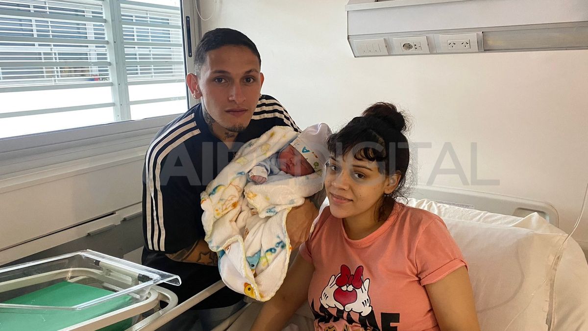 El pequeño llegó al mundo a las 5:30 de la madrugada y se convirtió en el primer bebé del 2023 en la ciudad de Santa Fe.