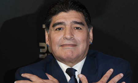 Dos teléfonos celulares, la historia clínica de Diego Armando Maradona y 12 recetas a su nombre fueron secuestradas este martes en la casa de la psiquiatra que lo atendía antes de su muerte. Dos teléfonos celulares, la historia clínica de Diego Armando Maradona y 12 recetas a su nombre fueron secuestradas este martes en la casa de la psiquiatra que lo atendía antes de su muerte.
