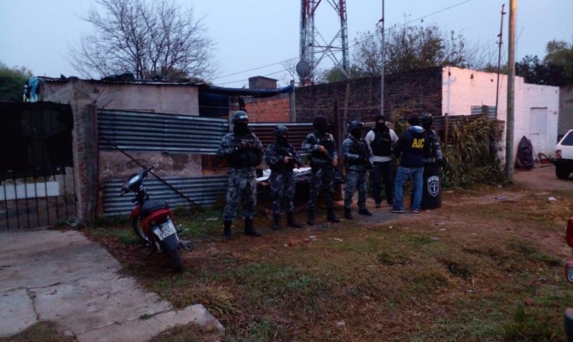 Los allanamientos fueron realizados por agentes de la AIC de Homicidios.&nbsp;