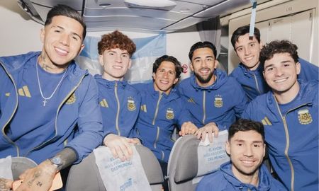La Selección Argentina ya emprendió su viaje hacia Estados Unidos para afrontar la etapa final de preparación antes del inicio del Mundial. La Selección Argentina ya emprendió su viaje hacia Estados Unidos para afrontar la etapa final de preparación antes del inicio del Mundial.