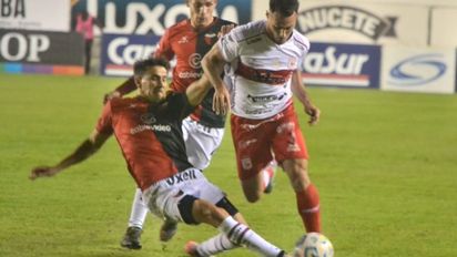 Colón, más de lo mismo: volvió a perder en el torneo y se aleja del objetivo