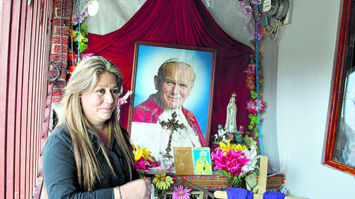 Floribeth Mora ingresó a un hospital con un aneurisma cerebral y luego de unos días el coágulo del cerebro se disolvió sin tratamiento alguno.