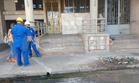 La pérdida de gas se produjo en un edificio sobre calle 1° de Mayo, entre Salta y Mendoza. La pérdida de gas se produjo en un edificio sobre calle 1° de Mayo, entre Salta y Mendoza.