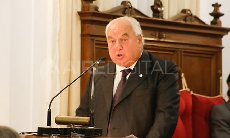 Rafael Gutiérrez, presidente de la Corte de Santa Fe, denunció a uno de los fiscales rosarinos que intentan investigar al senador Armando Traferri. Rafael Gutiérrez, presidente de la Corte de Santa Fe, denunció a uno de los fiscales rosarinos que intentan investigar al senador Armando Traferri.