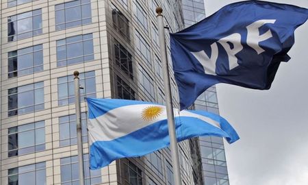 Inversión histórica en Vaca Muerta: YPF y Petronasimpulsan megaproyecto de Gas Natural Inversión histórica en Vaca Muerta: YPF y Petronasimpulsan megaproyecto de Gas Natural