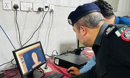 Un curandero le clavó un clavo en la cabeza para tener un hijo varón Un curandero le clavó un clavo en la cabeza para tener un hijo varón