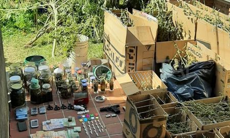 En francos y cajas. Así se encontraban las flores que tenía en su poder el principal investigado. En francos y cajas. Así se encontraban las flores que tenía en su poder el principal investigado.