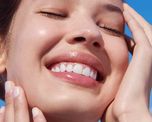 La vitamina C funciona como un potente antioxidante para proteger el rostro de los cambios de temperatura. La vitamina C funciona como un potente antioxidante para proteger el rostro de los cambios de temperatura.