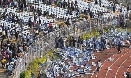 Así quedó el estadio tras la visita de Lionel Messi a la India: el enojo de los hinchas, fue por la fugaz presencia del astro argentino. Así quedó el estadio tras la visita de Lionel Messi a la India: el enojo de los hinchas, fue por la fugaz presencia del astro argentino.