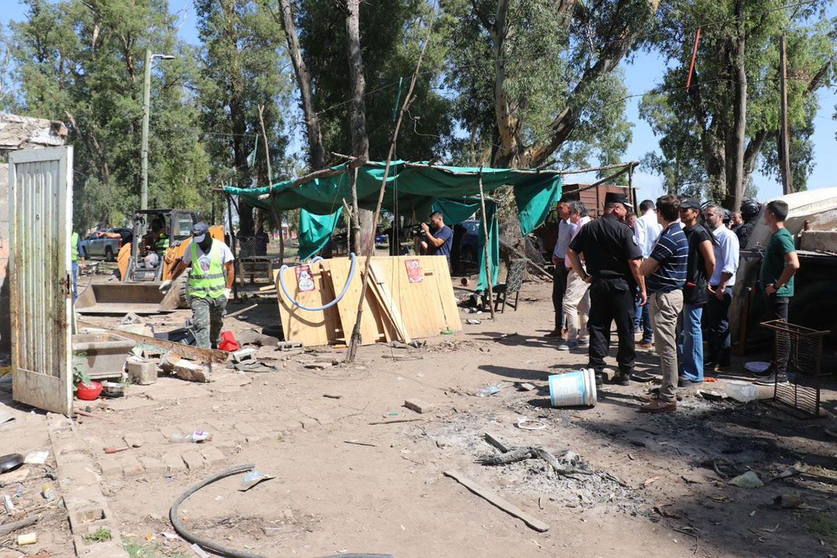 Funcionarios provinciales y del MPA estuvieron presentes, junto a las fuerzas de Seguridad, en el operativo realizado en Frontera. Funcionarios provinciales y del MPA estuvieron presentes, junto a las fuerzas de Seguridad, en el operativo realizado en Frontera.
