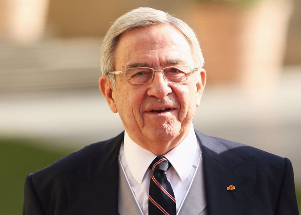 Juan Carlos ya teme una muerte como la de su cuñado Constantino: Nadie se plantea un funeral de Estado para él.