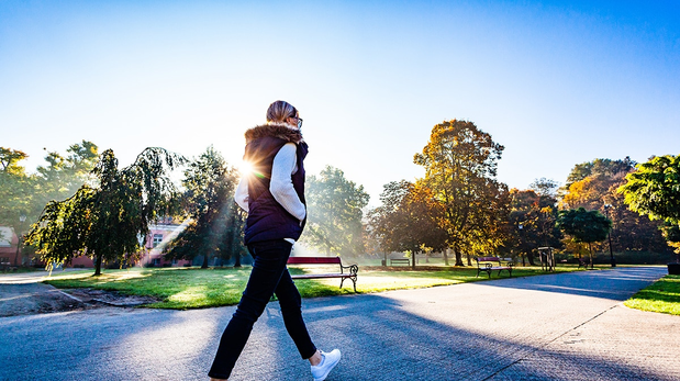 Cuánto tiempo hay que caminar a cada edad, de acuerdo a la ciencia