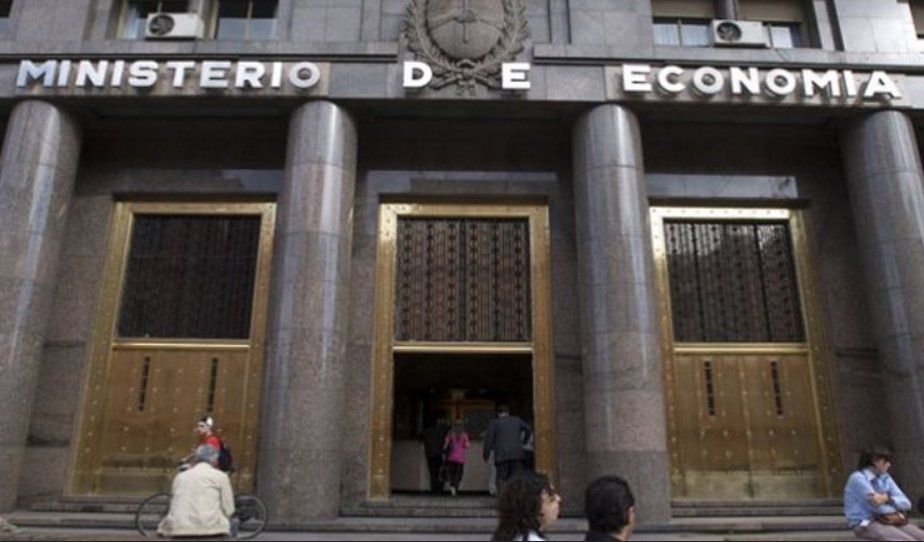 El Gobierno colocará nueva deuda en dólares y en pesos esta semana