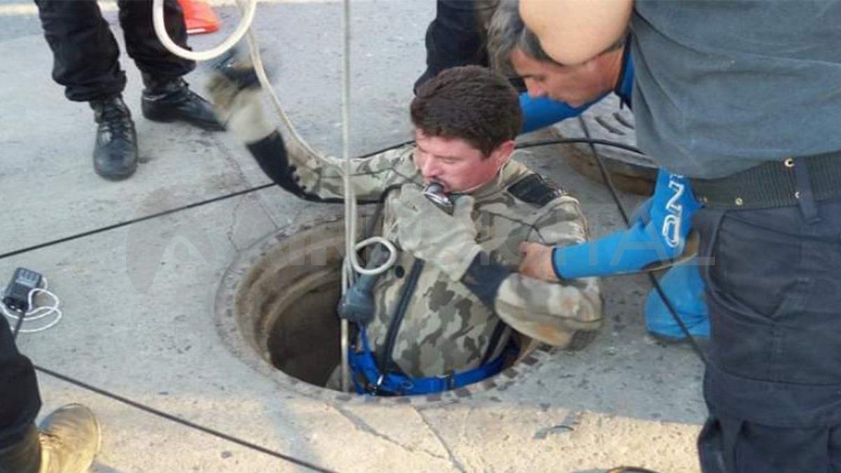 Trabajo de Buzos Tácticos en Rosario - año 2010