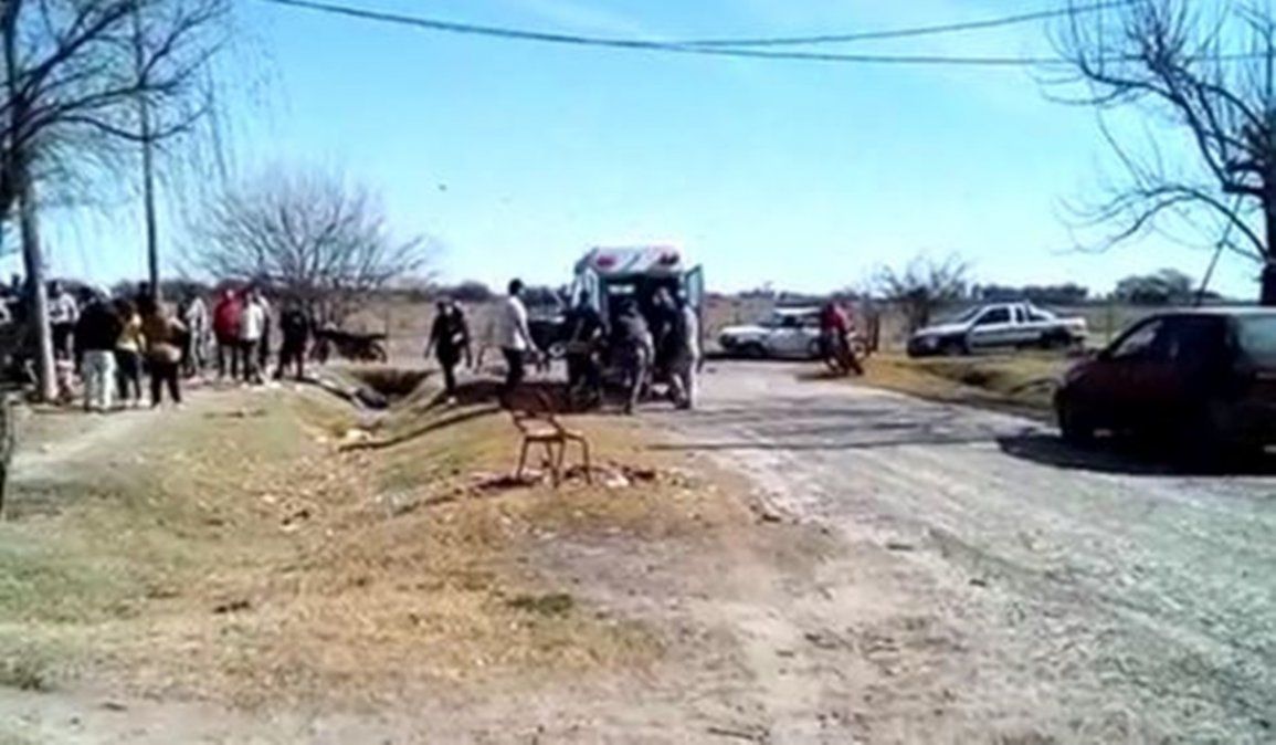 La trágica escena se vivió en el barrio Las Plumas de Alcorta.