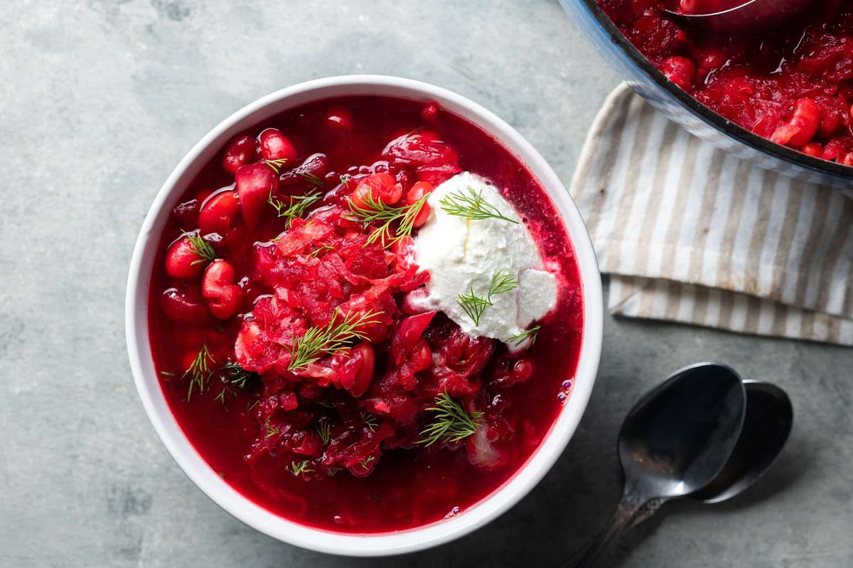 En MasterChef una participante sirvió borsch, una sopa ucraniana de remolacha.
