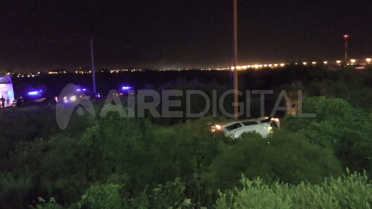 El accidente ocurrió alrededor de las 19:30 de este sábado en el ingreso a Santa Fe por autopista. 