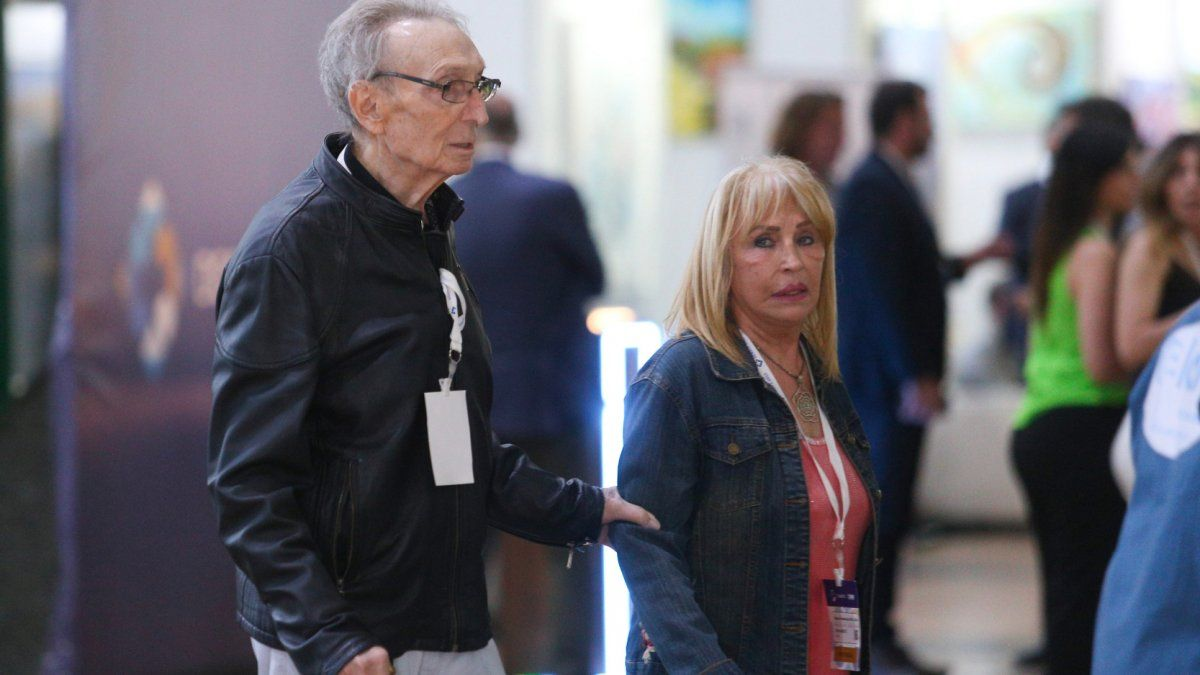 Lo padres de Milei llegaron al bunker de la Libertad Avanza para festejar&nbsp;