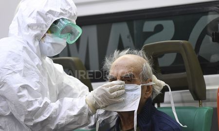 En un comunicado, la cartera sanitaria señaló que la definición alcanza, además de trabajadores del servicio penitenciario y residencias de adultos mayores, a instituciones neuropsiquiátricas, hogares de niñas y niños. En un comunicado, la cartera sanitaria señaló que la definición alcanza, además de trabajadores del servicio penitenciario y residencias de adultos mayores, a instituciones neuropsiquiátricas, hogares de niñas y niños.
