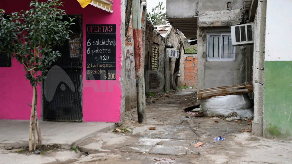 Asesinaron a tiros a una mujer en la zona sur de Rosario: dos detenidos y cuatro adolescentes demorados. &nbsp;