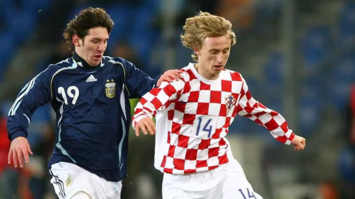 En aquel mismo partido, debutó Luka Modric en Croacia. En aquel mismo partido, debutó Luka Modric en Croacia.