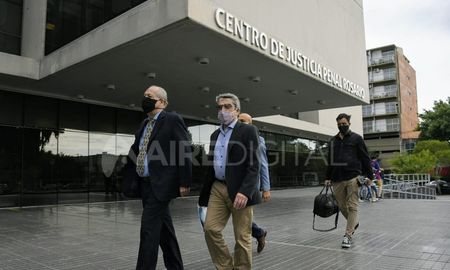 La comisión de Asuntos Constitucionales de la cámara baja recibirá este jueves a los fiscales Matías Edery y Luis Schappa Pietra para que presenten las pruebas contra el senador por san Lorenzo. La comisión de Asuntos Constitucionales de la cámara baja recibirá este jueves a los fiscales Matías Edery y Luis Schappa Pietra para que presenten las pruebas contra el senador por san Lorenzo.
