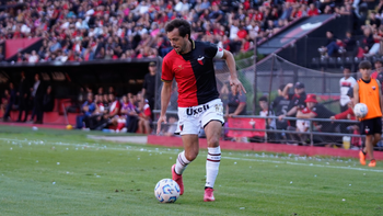 Colón consiguió un agónico triunfo ante Talleres de Escalada y cortó la sequía