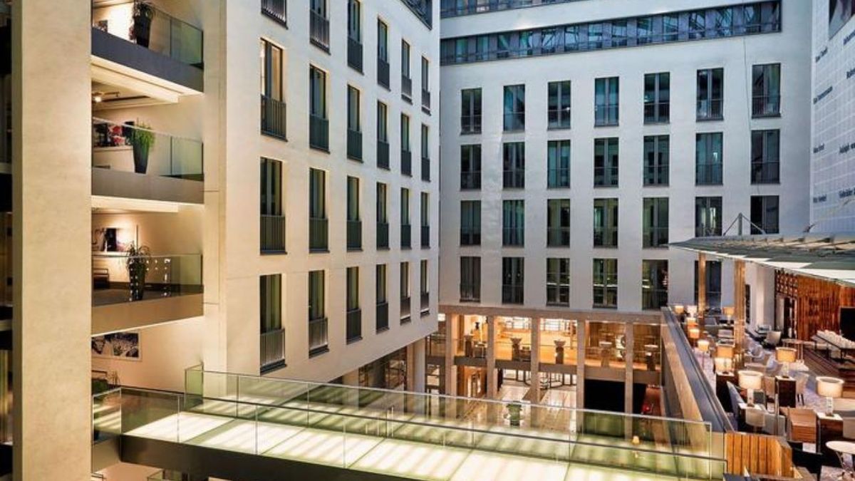 Así es el lujoso hotel en el que se hospedan Marta Fort y su hermano Felipe en Alemania